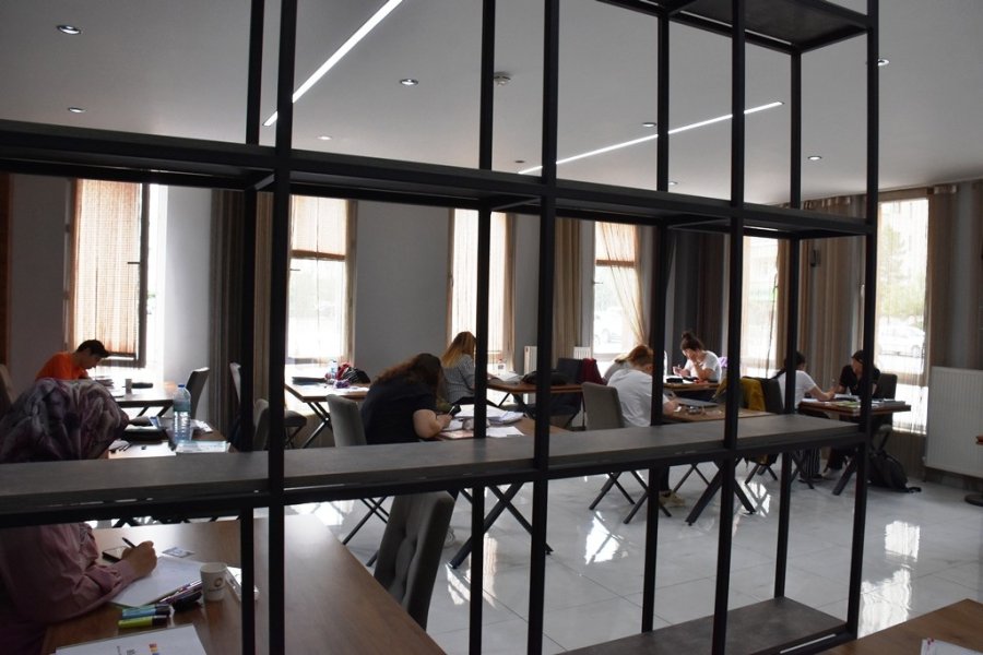 Kocasinanlı Öğrenciler, Gençlik Merkezinde Sınava Hazırlanıyor