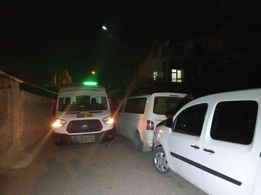 Yaşlı Adam Evinde Bıçaklanarak Öldürülmüş Halde Bulundu