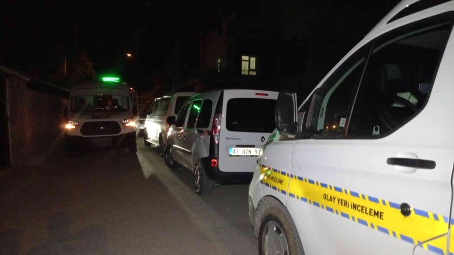 Yaşlı Adam Evinde Bıçaklanarak Öldürülmüş Halde Bulundu