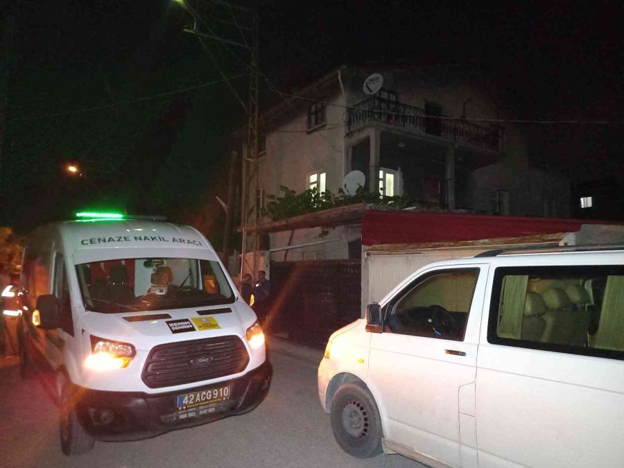 Yaşlı Adam Evinde Bıçaklanarak Öldürülmüş Halde Bulundu