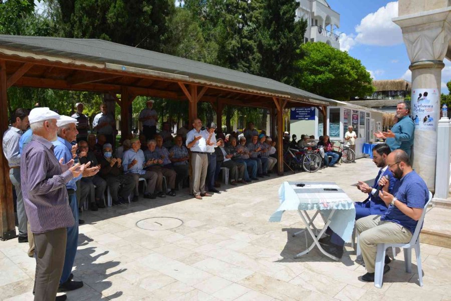 Korkuteli’nde Hacı Adayları Dualarla Uğurlandı