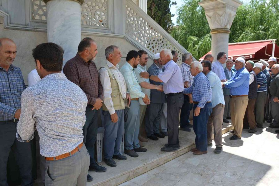 Korkuteli’nde Hacı Adayları Dualarla Uğurlandı