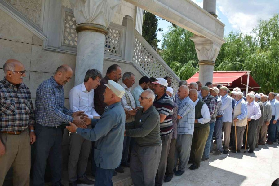 Korkuteli’nde Hacı Adayları Dualarla Uğurlandı