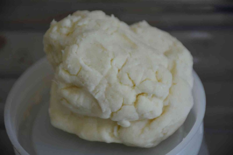 Tarsus’ta Sağlığa Zararlı 830 Kilogram Peynir Ele Geçirildi