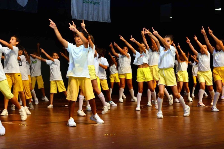 Hem Eserlerini Sergilediler Hem De Eğlendiler