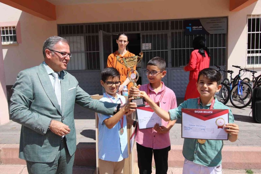 Hacılar’da Karne Heyecanı