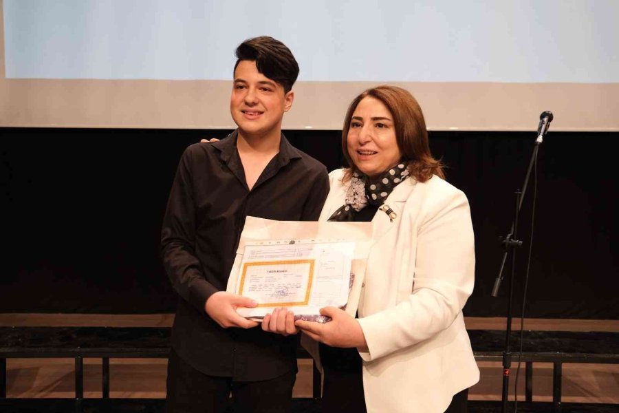 Özel Eosb Mesleki Teknik Anadolu Lisesi’nde Karne Heyecanı