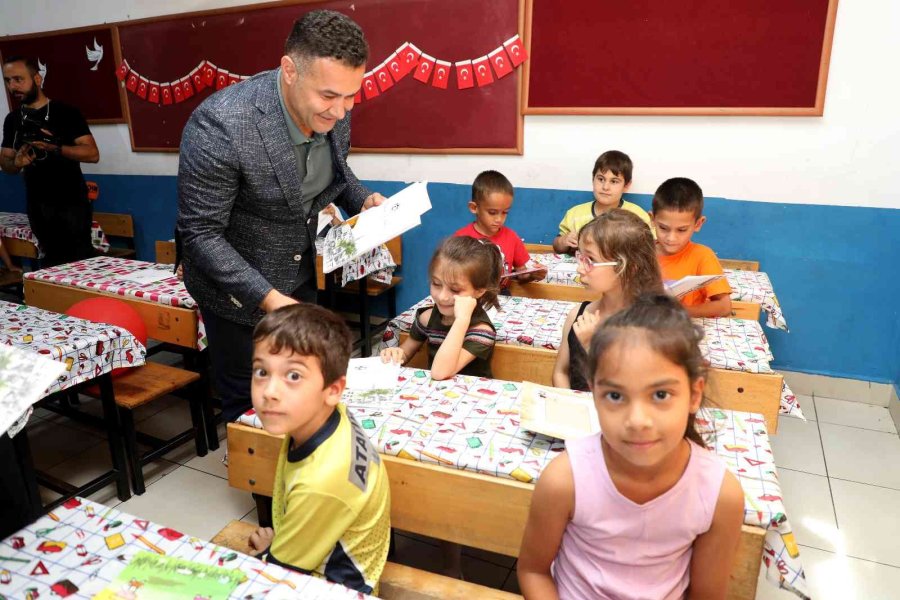 Başkan Yücel’den Öğrencilere Karne Sürprizi