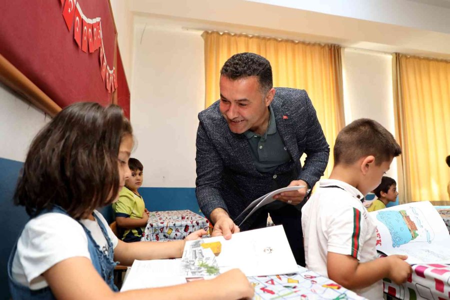 Başkan Yücel’den Öğrencilere Karne Sürprizi