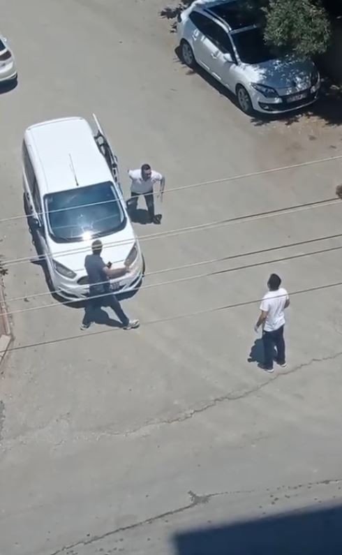 Tartıştığı Şahsın Saldırısına Uğrayan Hasta Nakil Ambulansı Şoförü Yumruklara Böyle Direndi