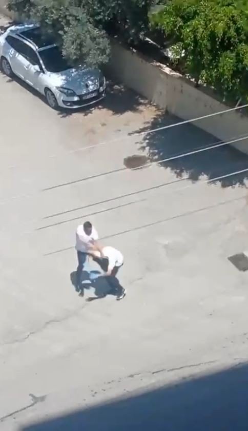 Tartıştığı Şahsın Saldırısına Uğrayan Hasta Nakil Ambulansı Şoförü Yumruklara Böyle Direndi