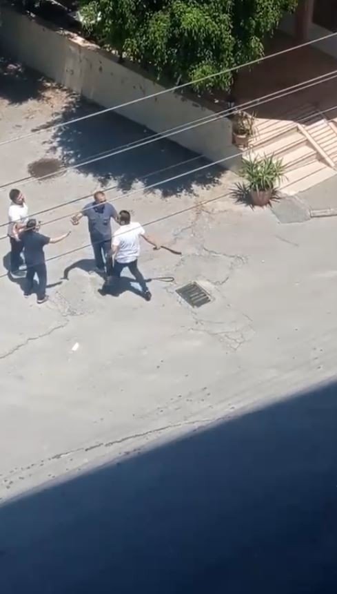 Tartıştığı Şahsın Saldırısına Uğrayan Hasta Nakil Ambulansı Şoförü Yumruklara Böyle Direndi