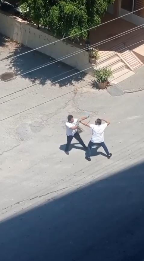 Tartıştığı Şahsın Saldırısına Uğrayan Hasta Nakil Ambulansı Şoförü Yumruklara Böyle Direndi