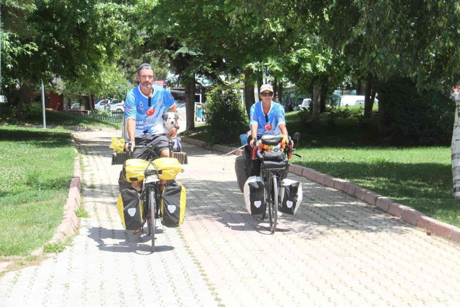 Bisikletleriyle Dünya Turuna Çıkan Ajantinli Çift Konya’da