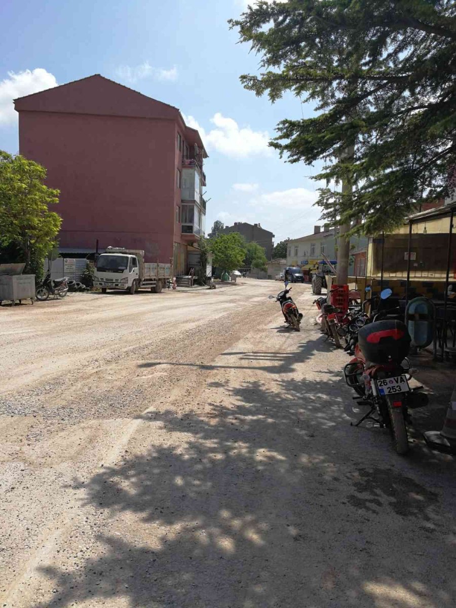 Altyapı Ve Kanalizasyon Çalışması Mahalleyi Toza Boğdu