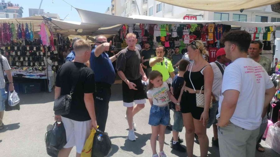 Saat Çalan Rus Turist Aileye Esnaftan Suçüstü