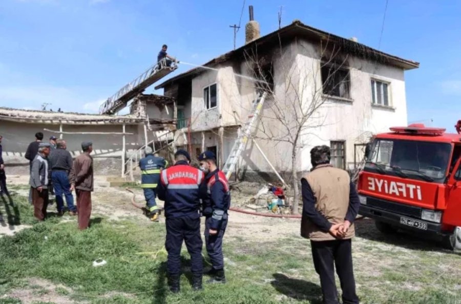 Günyüzü İlçesinde Aynı Evde 2 Ayda Üçüncü Yangın