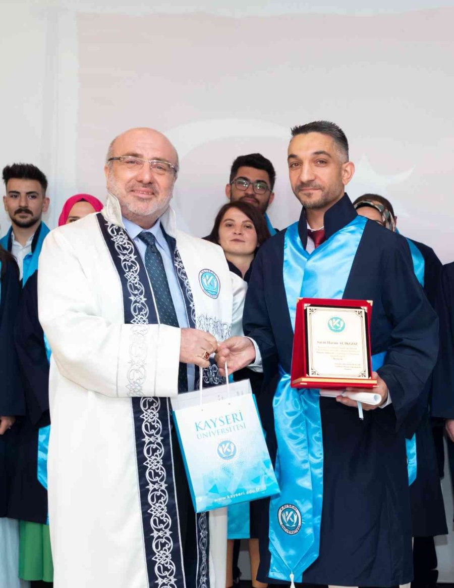 Kayü Yeşilhisar Myo’da Mezuniyet Coşkusu