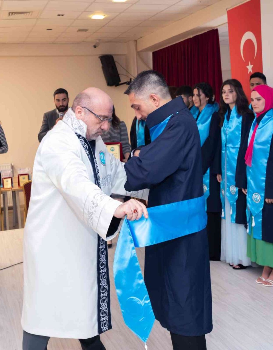 Kayü Yeşilhisar Myo’da Mezuniyet Coşkusu