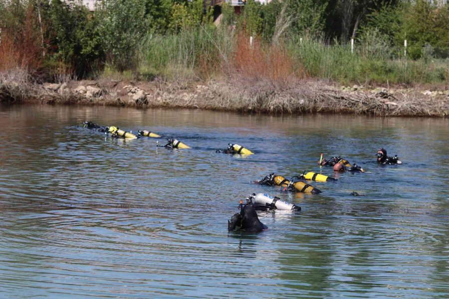 Kızılırmak’ta Kaybolan Genci 70 Ekip Arıyor