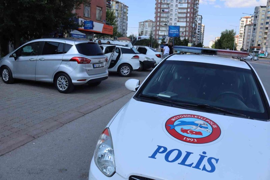 Kayseri’de Silahlı Saldırıya Uğrayan 2 Kişi Yaralandı