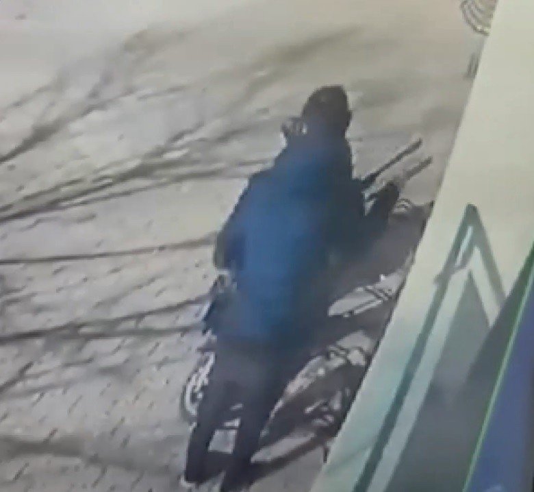 Elektrikli Bisiklet Hırsızını Taktığı Maske De Kurtaramadı
