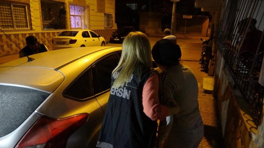 Evlerini Uyuşturucu Laboratuvarına Çeviren Çift Adliyeye Sevk Edildi