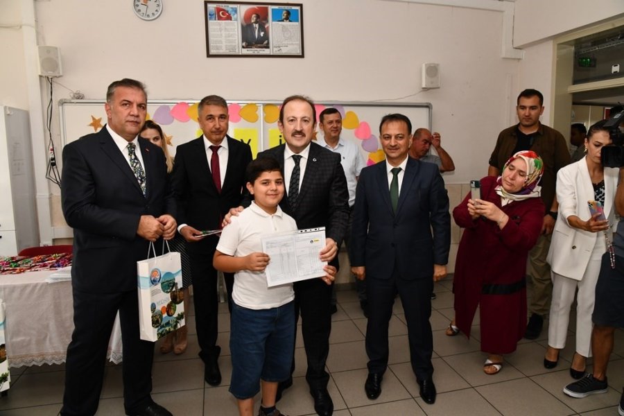 Mersin’de 406 Bin 912 Öğrenci Karne Heyecanı Yaşadı