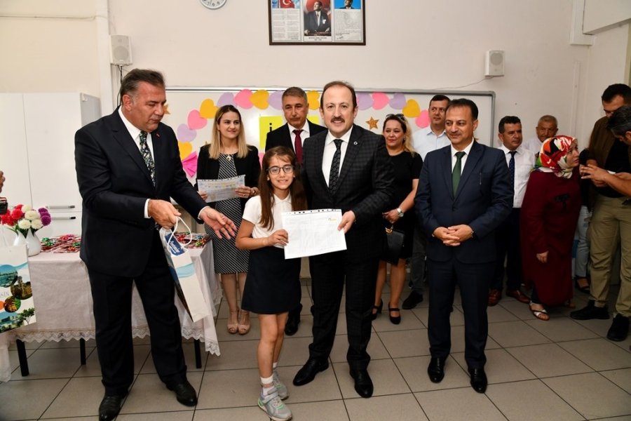 Mersin’de 406 Bin 912 Öğrenci Karne Heyecanı Yaşadı