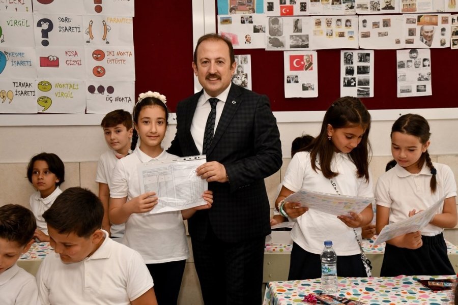 Mersin’de 406 Bin 912 Öğrenci Karne Heyecanı Yaşadı