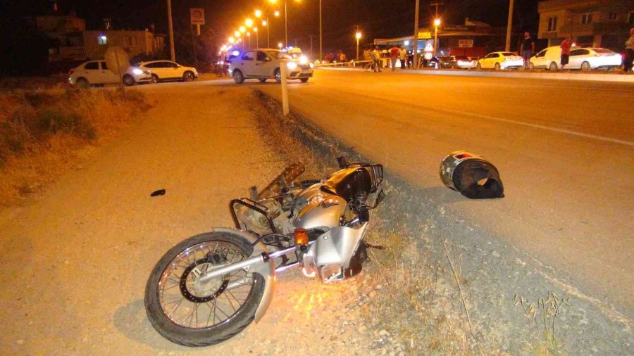 Mersin’de Motosiklet Kamyonun Altında Kaldı: 2 Ölü, 1 Ağır Yaralı
