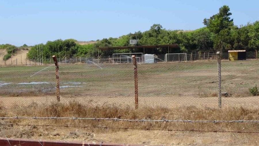 Side Atatürk Stadı Bakıma Alındı