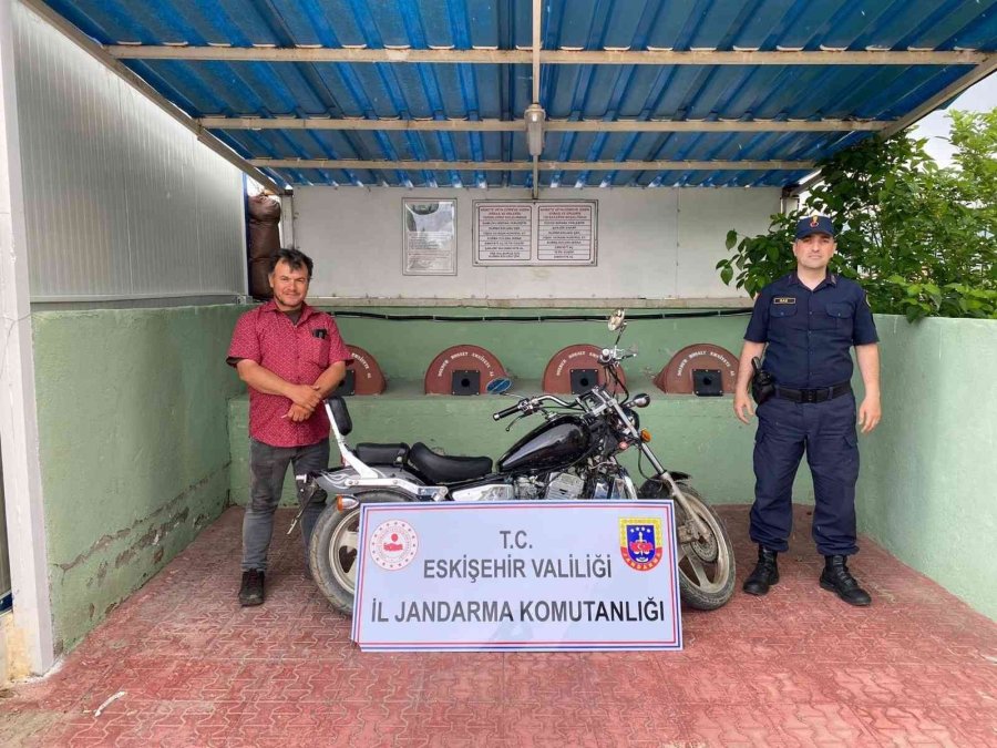 Elindeki Dövme Hırsızı Ele Verdi