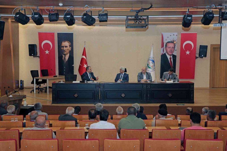 Talas Kırsalındaki Muhtarlarla Altyapı Toplantısı