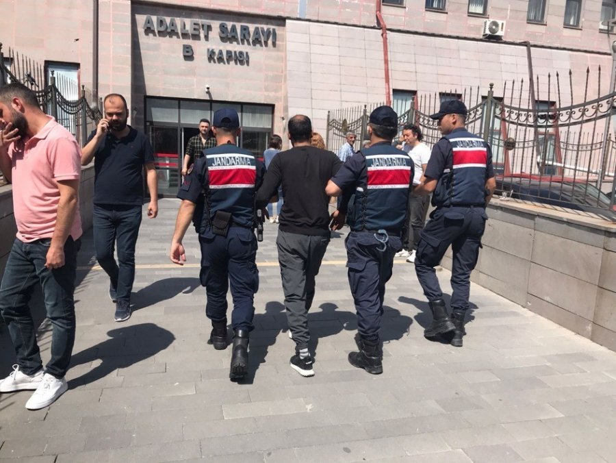 Elindeki Dövme Hırsızı Ele Verdi