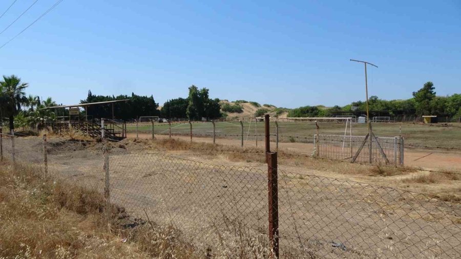 Side Atatürk Stadı Bakıma Alındı