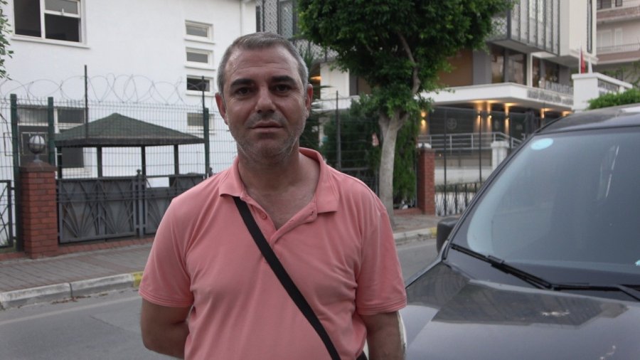 Aracın Kaputuna Giren Kediyi, Kedi Sesiyle Kurtardılar