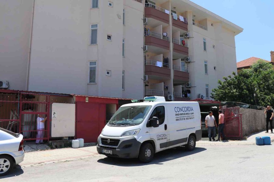 Hollanda Uyruklu Turist Otel Odasında Ölü Bulundu