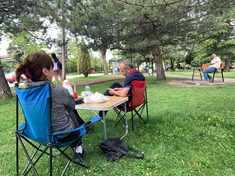 Sınava Heyecanını Piknik Keyfiyle Bastırdılar