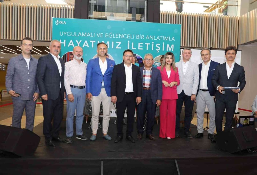 Ünlü Radyocu Ve Haber Spikerleri Kayseri’de Söyleşiye Katıldı