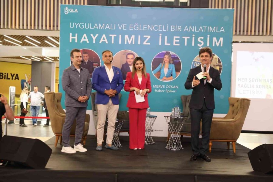 Ünlü Radyocu Ve Haber Spikerleri Kayseri’de Söyleşiye Katıldı