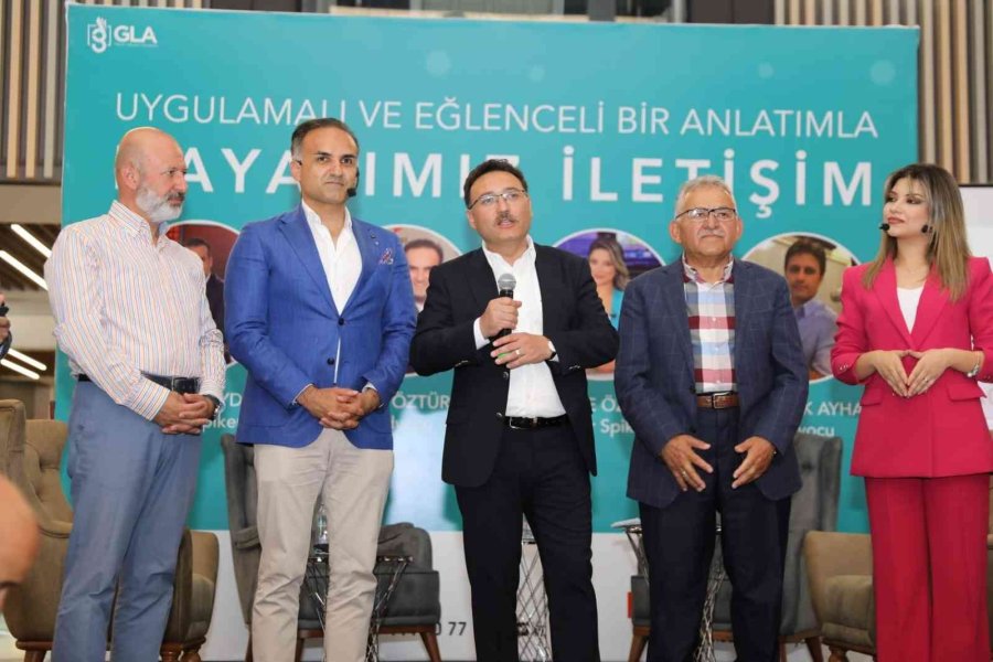 Ünlü Radyocu Ve Haber Spikerleri Kayseri’de Söyleşiye Katıldı