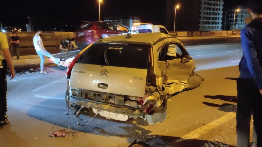 Kaza Yapan Otomobilin Tekerleği Koptu: 1’i Ağır 3 Yaralı