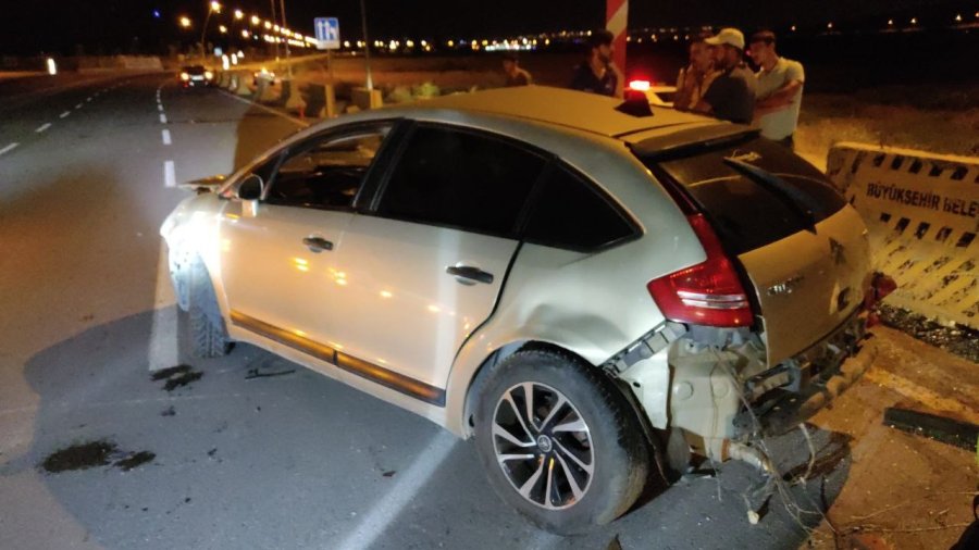 Kaza Yapan Otomobilin Tekerleği Koptu: 1’i Ağır 3 Yaralı