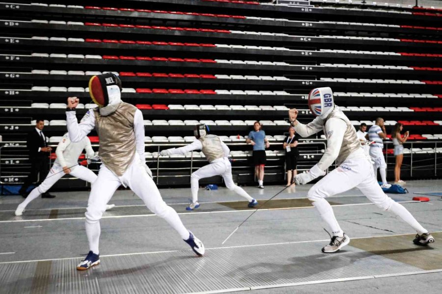 Avrupa Eskrim Şampiyonası Antalya’da, Heyecan Dolu Müsabakalarla Devam Ediyor