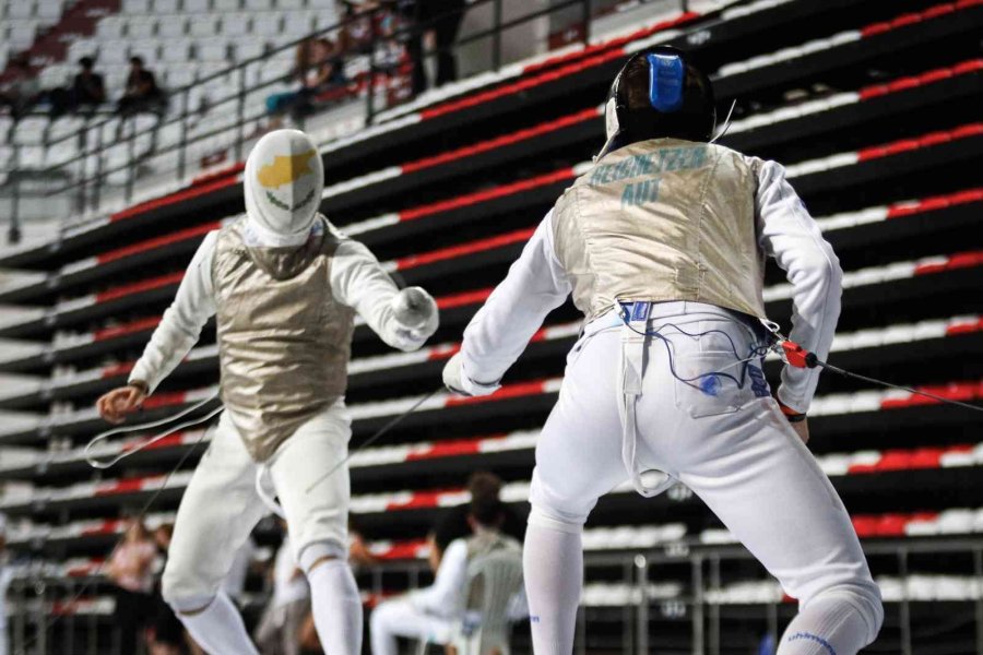 Avrupa Eskrim Şampiyonası Antalya’da, Heyecan Dolu Müsabakalarla Devam Ediyor