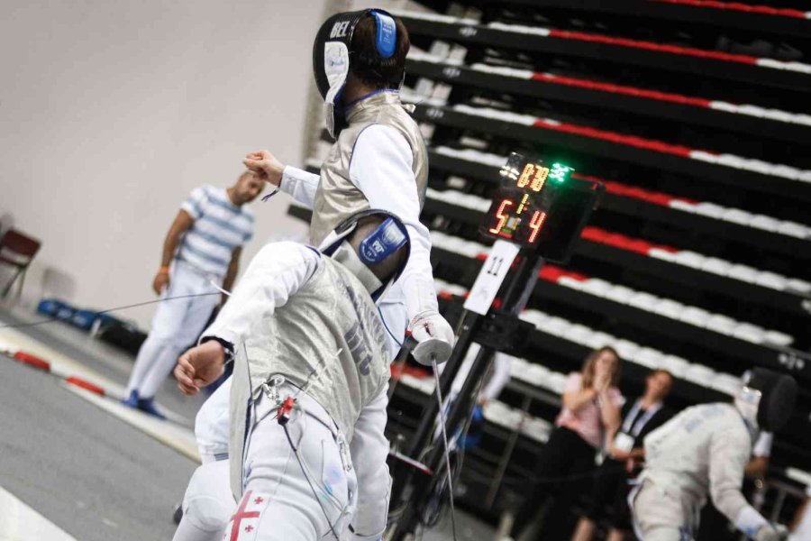 Avrupa Eskrim Şampiyonası Antalya’da, Heyecan Dolu Müsabakalarla Devam Ediyor