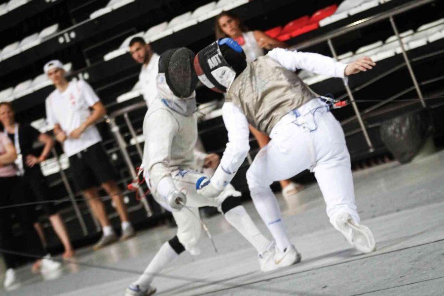 Avrupa Eskrim Şampiyonası Antalya’da, Heyecan Dolu Müsabakalarla Devam Ediyor