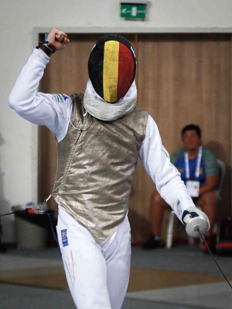 Avrupa Eskrim Şampiyonası Antalya’da, Heyecan Dolu Müsabakalarla Devam Ediyor