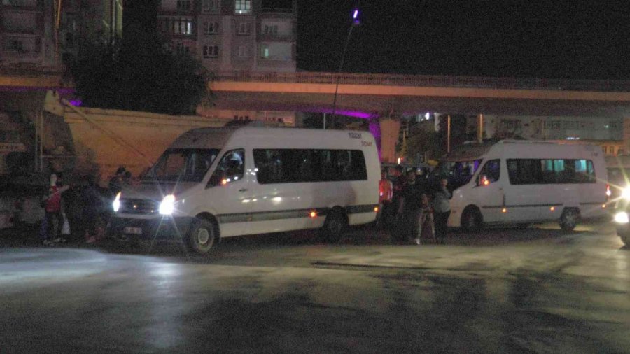 Devrilen Yük Treni Nedeniyle Mahsur Kalan Yolcular Kayseri’den Aktarma İle Gönderildi